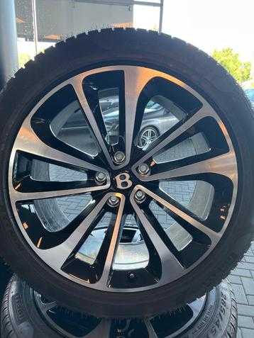 Licht metalenvelgen Bentley Bentayga 21" beschikbaar voor biedingen