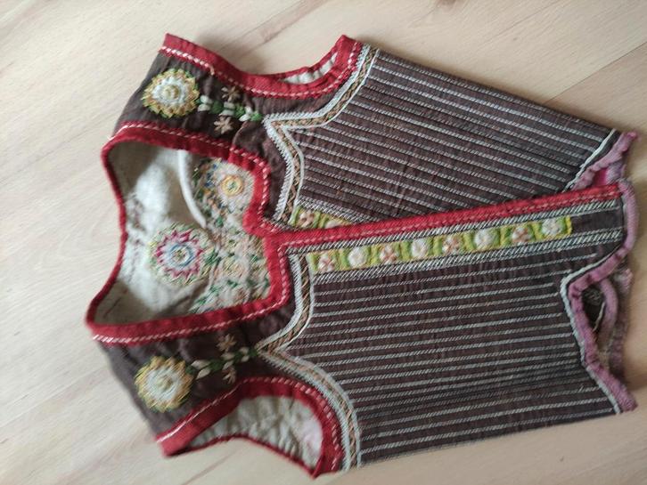 Antiek zijden rijglijf klederdracht Marken, Antiek en Kunst, Antiek | Kleding en Accessoires, Ophalen of Verzenden