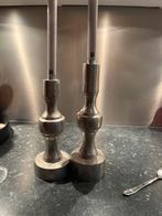 2 Robuuste ronicle Kandelaars, Antiek en Kunst, Ophalen of Verzenden, Overige materialen