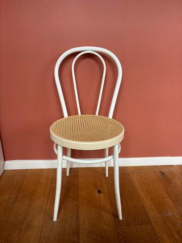 4 Rotan Eetkamerstoelen beschikbaar voor biedingen