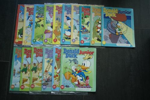 Donald Duck: JUNIOR.. Verschillende Nummers) -- 2022 -- 2021, Boeken, Stripboeken, Zo goed als nieuw, Meerdere stripboeken, Ophalen of Verzenden