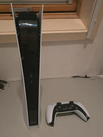 Playstation 5 met controller en kabels beschikbaar voor biedingen