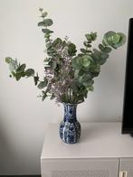 Delfs blauw en z.g.a.n. Kunstbloemen AH, Huis en Inrichting, Woonaccessoires | Vazen, Blauw, Ophalen of Verzenden, Minder dan 50 cm