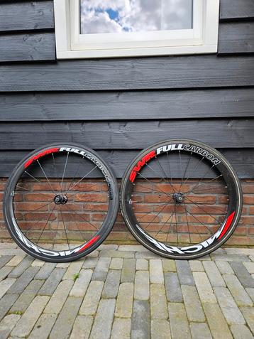carbonnen velg set Tubeless banden beschikbaar voor biedingen
