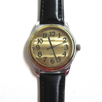 Vintage Soviet Zarja mechanisch herenhorloge van de 90 jaren beschikbaar voor biedingen