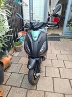 PIAGGIO 1.  ELEKTRISCHE SCOOTER, Fietsen en Brommers, Scooters | Overige merken, Ophalen, Zo goed als nieuw, Elektrisch