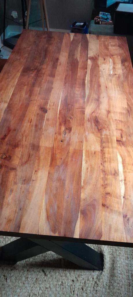 Eikenhouten tafel met x poten 2 stoelen en een bank, Huis en Inrichting, Tafels | Eettafels, Zo goed als nieuw, 50 tot 100 cm