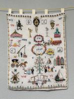 Vintage wandkleed - handgeborduurd / 65 x 50 cm (1969), Ophalen of Verzenden, Zo goed als nieuw