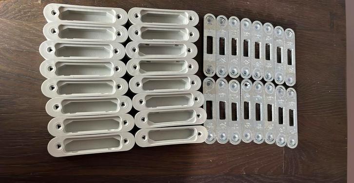 16x HMB sluitplaatset voor deuren / nieuwstaat, Doe-het-zelf en Verbouw, IJzerwaren en Bevestigingsmiddelen, Zo goed als nieuw