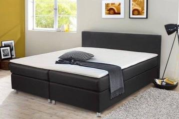 Zwarte 2-persoons boxspring 180x200 met topper beschikbaar voor biedingen