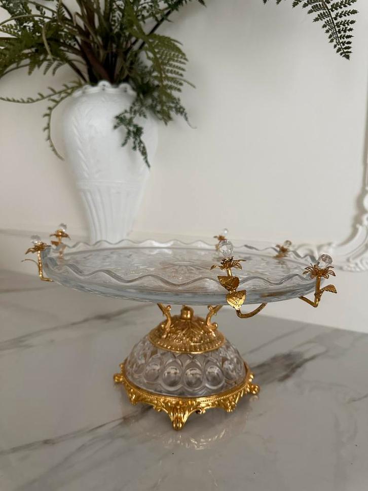 Elegante Glazen Etagère met Gouden Details, Huis en Inrichting, Woonaccessoires | Etagères, Zo goed als nieuw, Ophalen of Verzenden