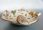 Italiaanse vintage handbeschilderde Deruta schaal., Antiek en Kunst, Verzenden