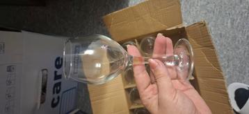 Kleine wijnglazen nieuw in doos 12 stuks beschikbaar voor biedingen
