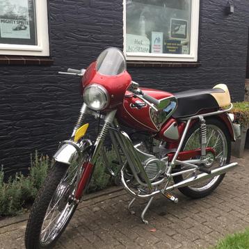 MOOISTE TYPHOON SUPER SPORT 1963 VAN NL ! IN NIEUW STAAT ! beschikbaar voor biedingen