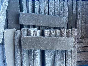 CASTLE STONE BRICKS WAALTJES 2CM DIK UNIEKE VLOEREN TEGELS beschikbaar voor biedingen