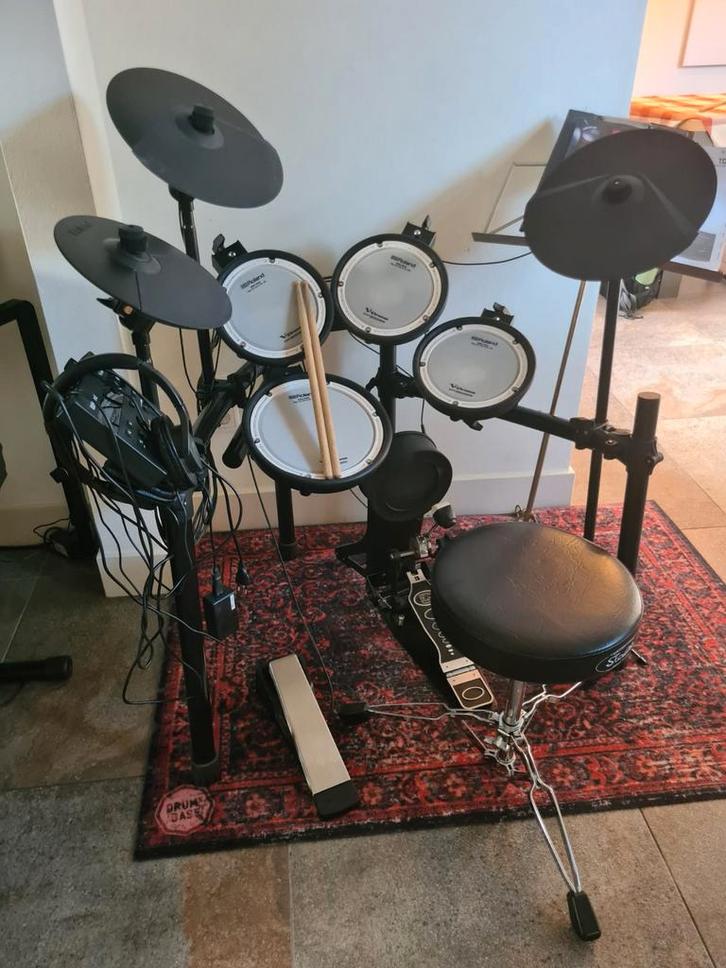 Drumstel roland  TD-07KV compleet, Muziek en Instrumenten, Drumstellen en Slagwerk, Zo goed als nieuw, Roland, Elektronisch, Ophalen