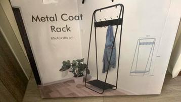 Kapstok ,stalen rekje beschikbaar voor biedingen