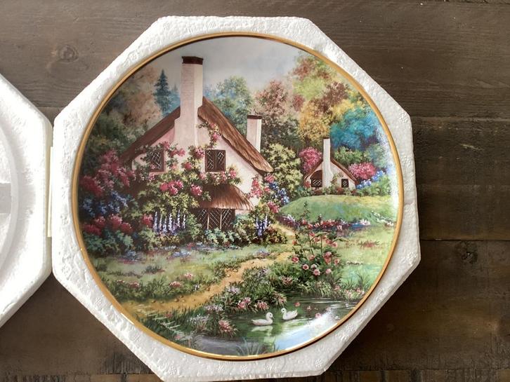 Franklin Mint limited collectors top wandbord “A Cozy Glen”., Antiek en Kunst, Antiek | Wandborden en Tegels, Ophalen of Verzenden