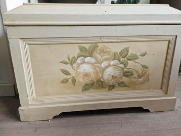 Boekenkist en lectuurbak - Bloemmotief beschikbaar voor biedingen