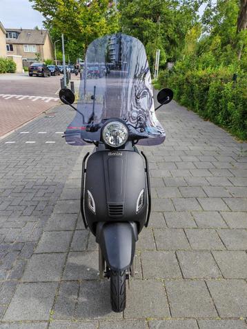 Scooter Berini weinig km beschikbaar voor biedingen