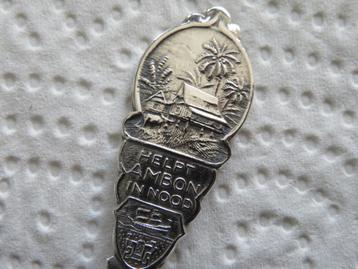 Verzilverd Sola Lepeltje Helpt Ambon in Nood beschikbaar voor biedingen