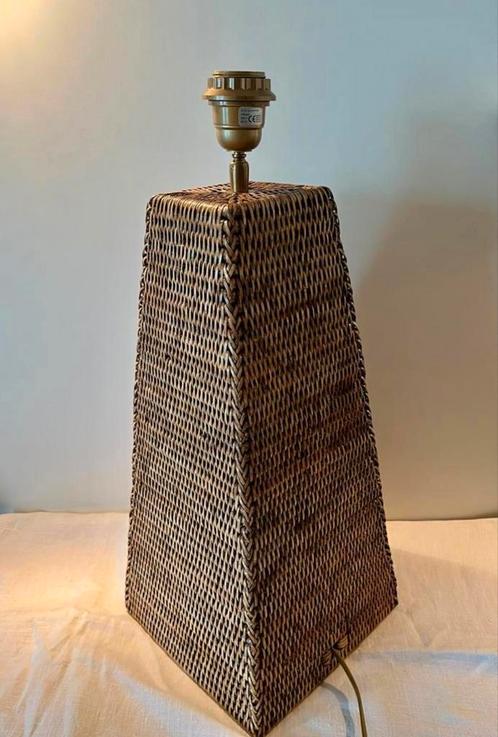 Grote birma riet / birmariet lamp / rattan tafellamp, Huis en Inrichting, Lampen | Tafellampen, Zo goed als nieuw, Minder dan 50 cm