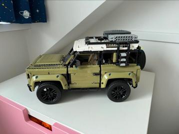 LEGO Technic LaRo Defender/ 42110