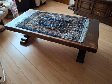 Houten salontafel - Robuust en Karaktervol beschikbaar voor biedingen
