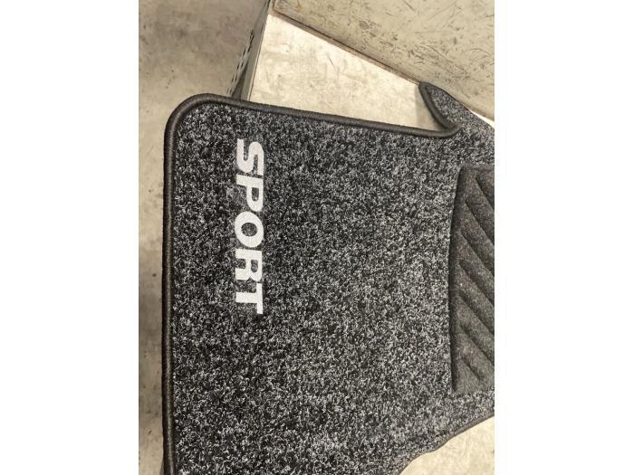 Matten Set van een Volkswagen Transporter, Auto-onderdelen, Interieur en Bekleding, Volkswagen, Gebruikt, 3 maanden garantie, Ophalen of Verzenden