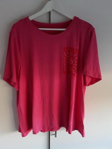 Shein Curve Roze T-shirt Met Rode Opdruk Maat 4XL beschikbaar voor biedingen