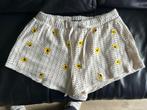 Bershka short met madeliefjes, Ophalen of Verzenden, Zo goed als nieuw, Beige, Zwembroek of Short
