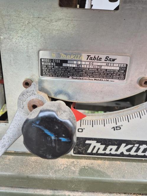 Makita tafelzaag 2708 – werkt perfect, Doe-het-zelf en Verbouw, Gereedschap | Zaagmachines, Gebruikt, Afkortzaag, 1200 watt of meer