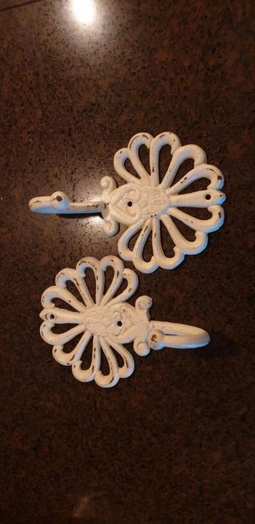 Set (2) grote brocante kledinghaken  beschikbaar voor biedingen