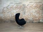 Bij TheReSales: Fritz Hansen Egg Chair, 75 tot 100 cm, Ophalen of Verzenden, Zo goed als nieuw, Metaal