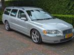 Volvo V70 2.5 T 2004 Grijs, Auto's, Volvo, Voorwielaandrijving, 1800 kg, 2521 cc, Stationwagon