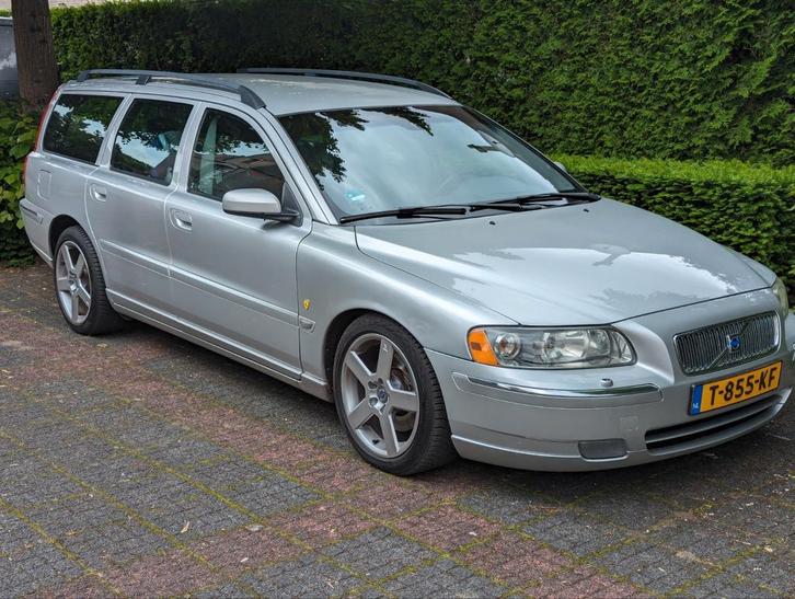 Volvo V70 2.5 T 2004 Grijs, Auto's, Volvo, Particulier, V70, Benzine, Stationwagon, Handgeschakeld, Geïmporteerd, Zilver of Grijs