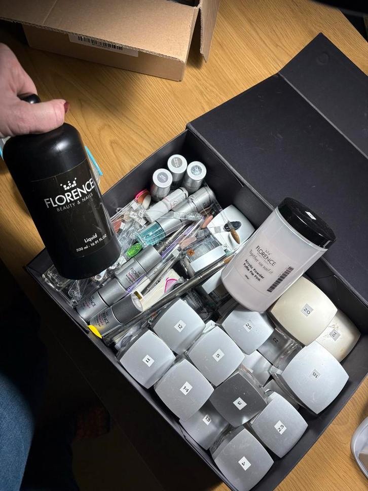 Acryl Florence set voor nagelstyling, Sieraden, Tassen en Uiterlijk, Uiterlijk | Cosmetica en Make-up, Handen en Nagels, Overige kleuren