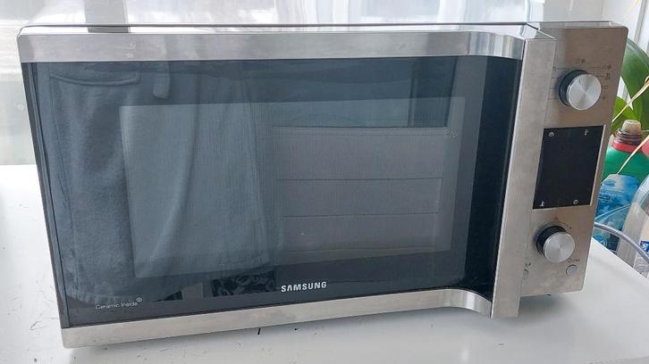Samsung combimagnetron MC457TGRCSR, Witgoed en Apparatuur, Magnetrons, Zo goed als nieuw, Vrijstaand, Combimagnetron, 60 cm of meer