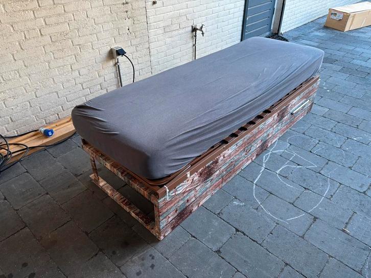 Lattenbodem 70x200 gratis af te halen incl matras ALS NIEUW!, Caravans en Kamperen, Kampeermeubelen, Zo goed als nieuw, Ophalen