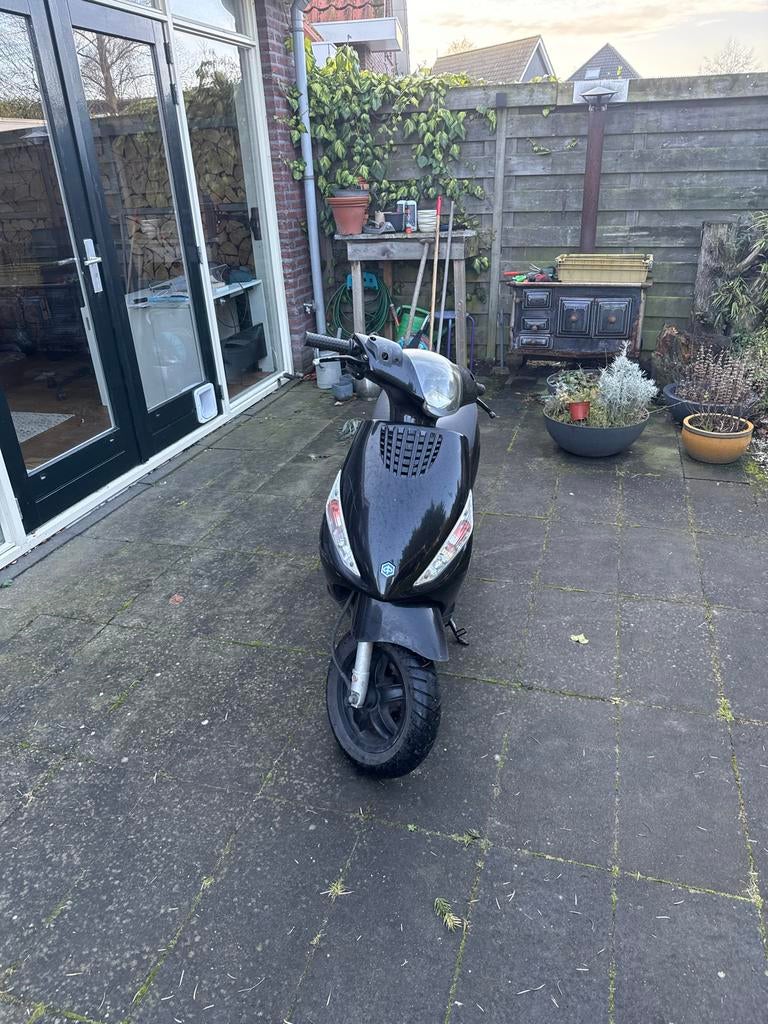 Piaggio Zip 4T 2013 - Opknapper, Fietsen en Brommers, Scooters | Piaggio, Gebruikt, Zip, Maximaal 45 km/u, Benzine, Ophalen