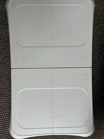 Wii Fit Plus met Balance Board - Zo Goed Als Nieuw beschikbaar voor biedingen