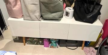 Hooglans witte dressoir beschikbaar voor biedingen