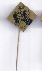 Sp2 speldje beatrix en claus, Verzamelen, Speldjes, Pins en Buttons, Verzenden, Overige onderwerpen