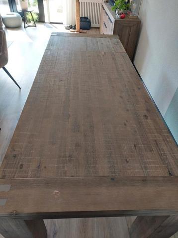 Bassano eettafel uitschuifbaar beschikbaar voor biedingen