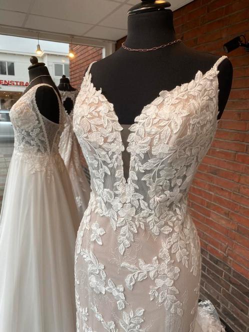 Romantische trouwjurk in blush kleur, Kleding | Dames, Trouwkleding en Trouwaccessoires, Ophalen