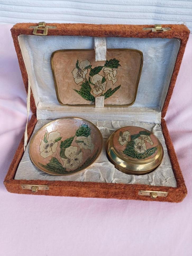 Cloisonné set messing in luxe origineel etui., Antiek en Kunst, Antiek | Koper en Brons, Ophalen of Verzenden