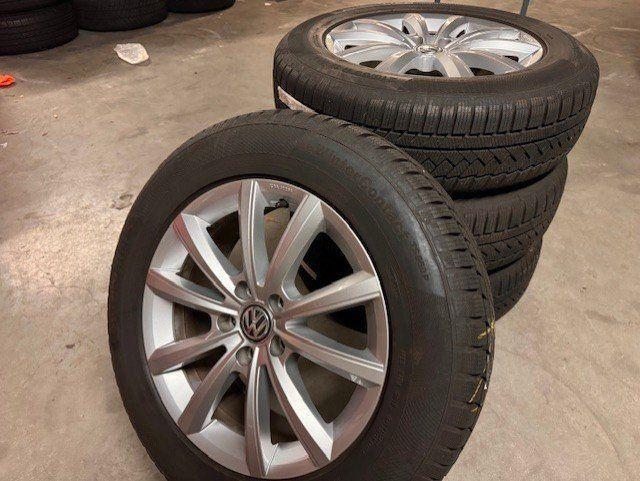 Volkswagen velgen met band 4 stuks R17 Inch 215/65 Winter Co, Auto-onderdelen, Banden en Velgen, Banden en Velgen, Winterbanden