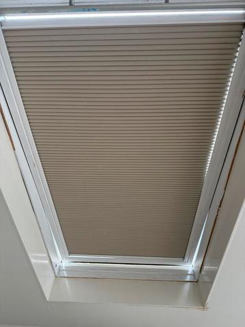 Velux Verduisterende plisségordijn GGL P10/GGL 410 /GGL PK10 beschikbaar voor biedingen