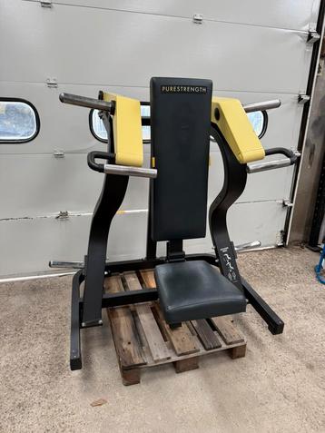 Technogym Pure Strength Shoulderpress/ Schulterpresse beschikbaar voor biedingen