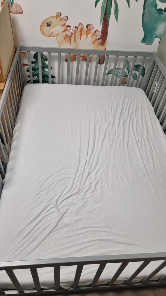 Vloerbed Kind 140x200 met Matras, Kinderen en Baby's, Kinderkamer | Bedden, Gebruikt, 180 cm of meer, 100 cm of meer, Matras, Ophalen
